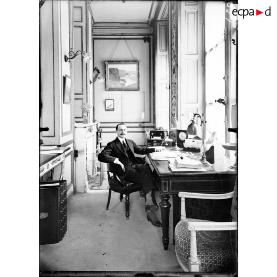 Sous secrétaire d'Etat des Beaux-Arts. Monsieur Pierre Alype. [légende d'origine]