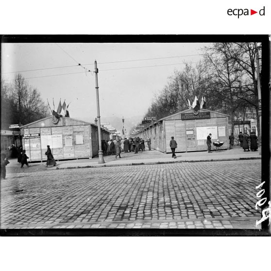 Lyon (Rhône). Visite du Président de la République à la foire de Lyon (mars 1917). [légende d'origine]