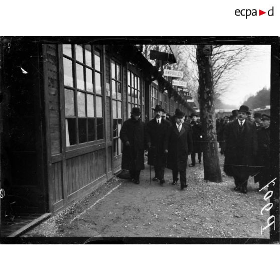 Lyon (Rhône). Visite du Président de la République à la foire de Lyon (mars 1917). [légende d'origine]