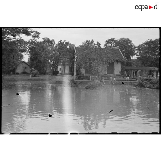 Berge et habitation submergées après les inondations des 16 et 17 juin 1953.