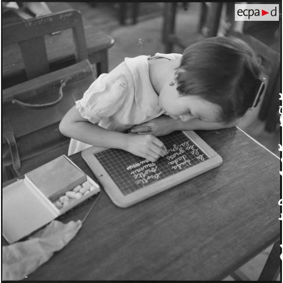 Elève de la classe maternelle de l'école Norodom au Cambodge. [description provisoire]