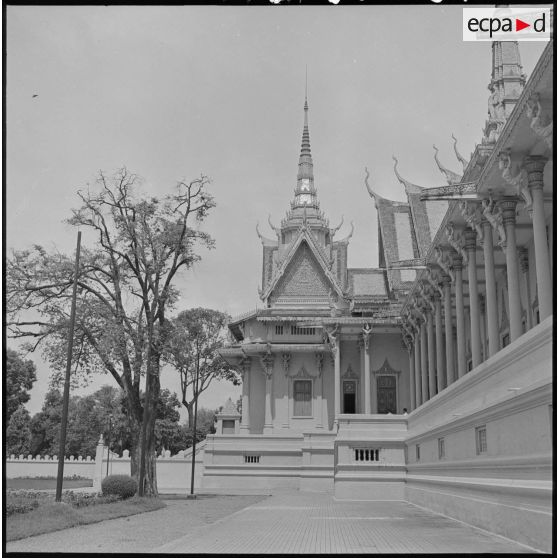 Salle du trône du Palais royal de Phnom Penh. [description provisoire]