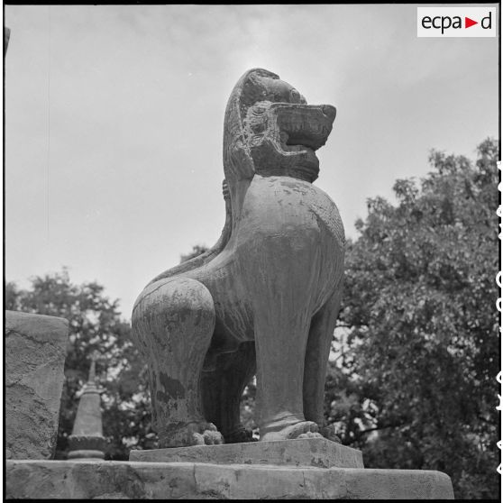 Statue de lion, Wat Phnom de Phnom Penh. [description provisoire]