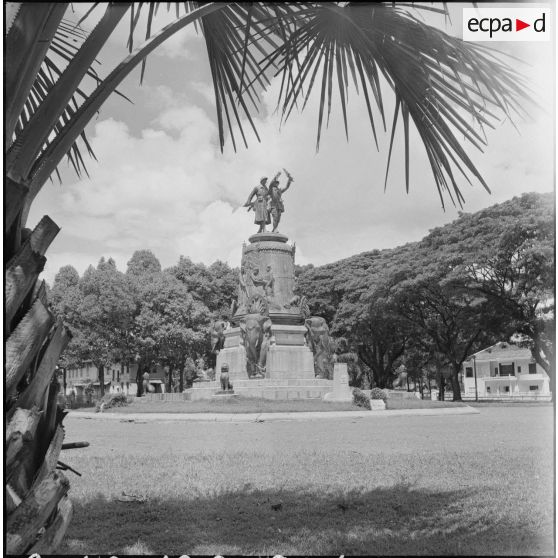 Monument aux morts de Phnom Penh. [description provisoire]
