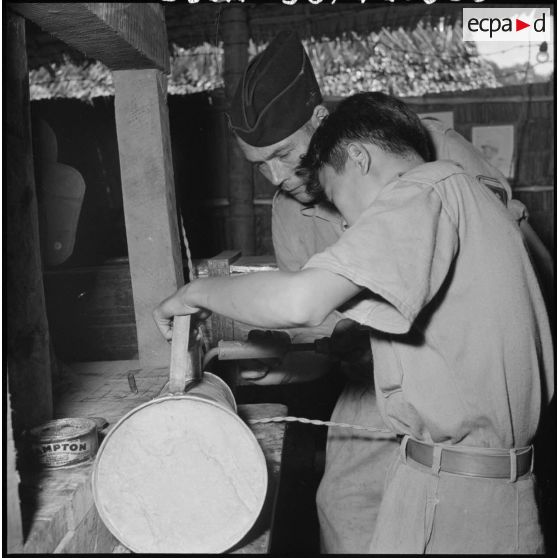 La section génie au camp d'instruction de l'Armée nationale vietnamienne n°2 de Soctrang. [description provisoire]