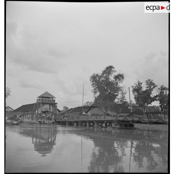 Poste militaire de Ben Tranh dans le secteur de My Tho.