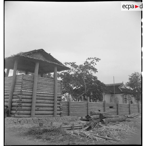 Tour de guet du poste militaire français de My Tinh An dans le secteur de My Tho.