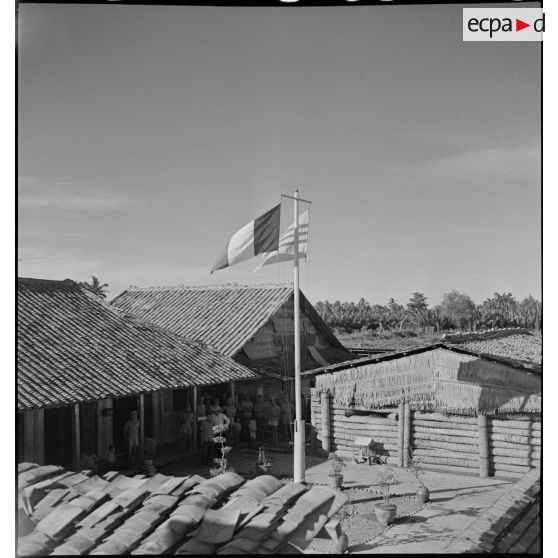 Intérieur du poste militaire de Hoa Binh dans le secteur de My Tho.
