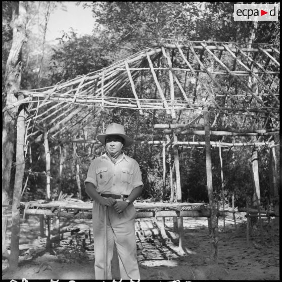 Le roi du Cambodge Norodom Sihanouk au cours d'une opération menée au nord de Siem Reap. [description provisoire]