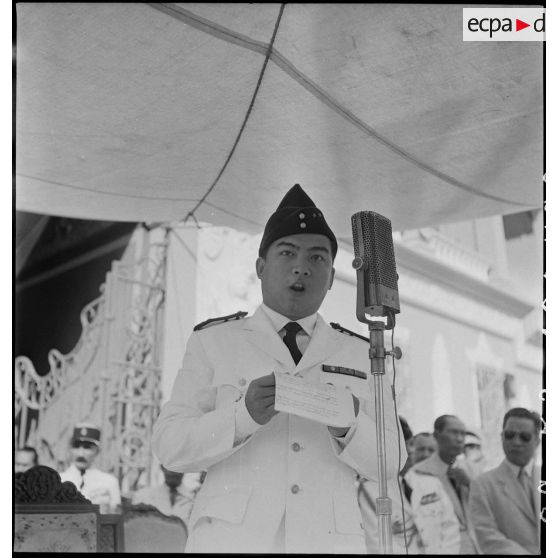 Le roi du Cambodge, M. Norodom Sihanouk, prononce une allocution. [description provisoire]