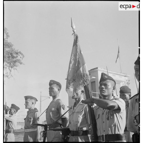 Le fanion du 1er BMEO. [description provisoire]