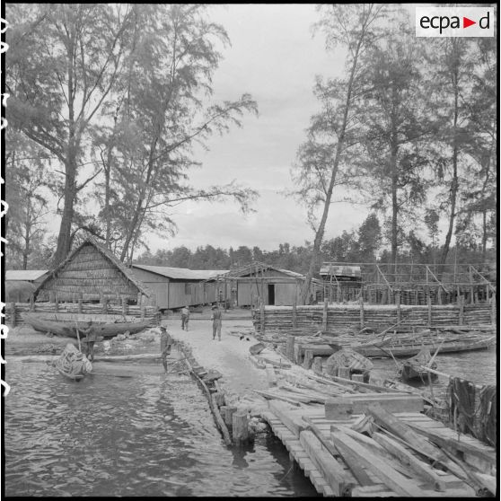 16 à 20 Le poste de Lem Dam en construction . [description provisoire]