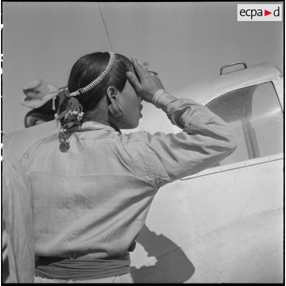 Homme Kha sur le terrain d'aviation, à proximité du poste cambodgien de Voeung Sai. [description provisoire]