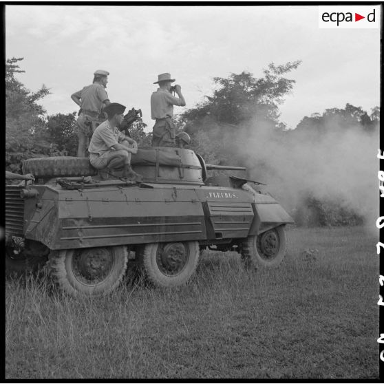 5 à 6 Tir sur un canon de 37 mm et sur une mitrailleuse Browning M2HB de 12,7 mm montés sur une AM LAC M8. [description provisoire]