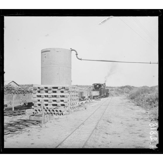 Vatiluk. Réservoir de la gare. [légende d'origine]