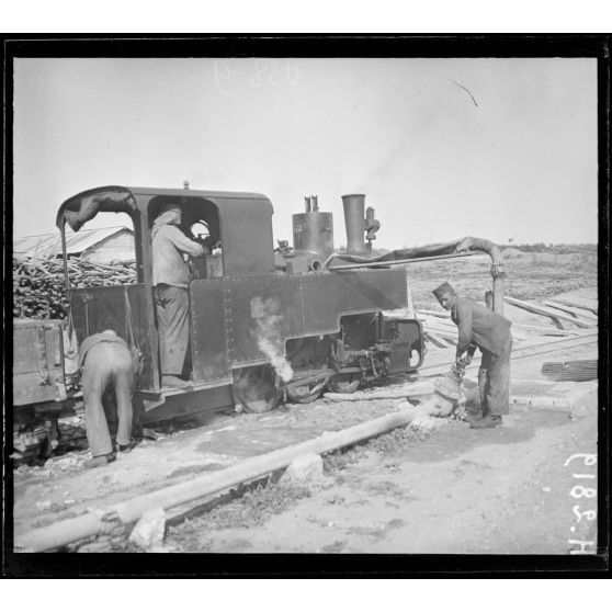 Vatiluk. La prise d'eau. [légende d'origine]