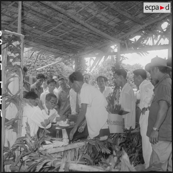 5 à 10 Le bureau de vote : les différentes étapes du vote accomplies par un électeur. [description provisoire]