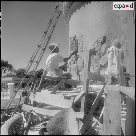 1 Restauration de bas-reliefs (?). [description provisoire]