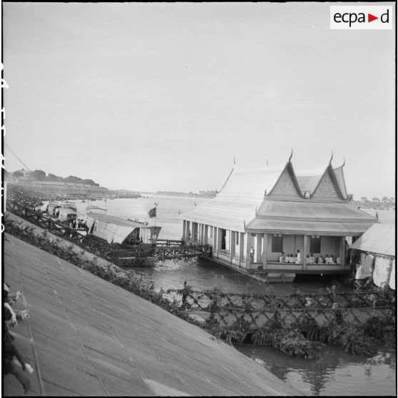 13 La maison flottante du roi. [description provisoire]