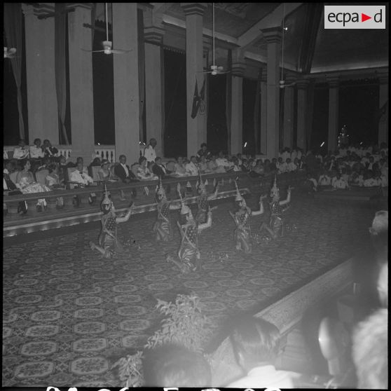 20 à 22 Danses royales. [description provisoire]