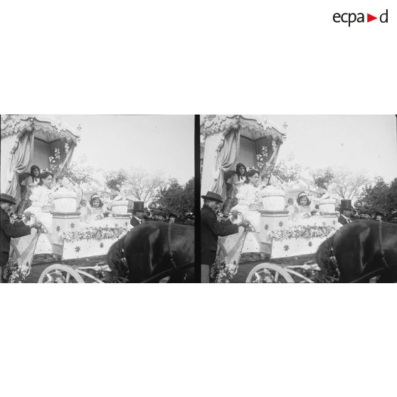 625. Bataille de Fleurs. Le trône côté droit. [légende d'origine]