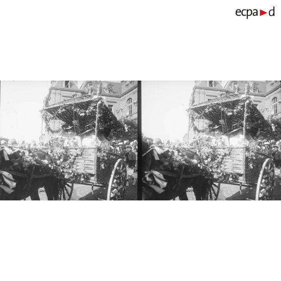 627. Bataille de Fleurs. Un panier. Côté gauche. [légende d'origine]