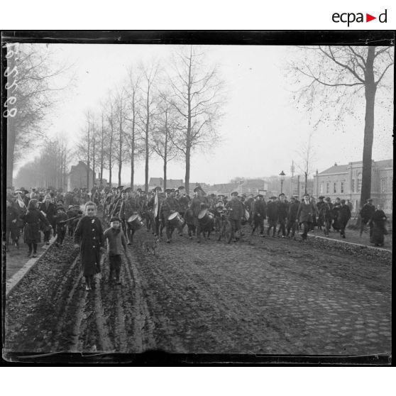 [Arrivée des troupes anglaises dans les faubourgs de Lille.]