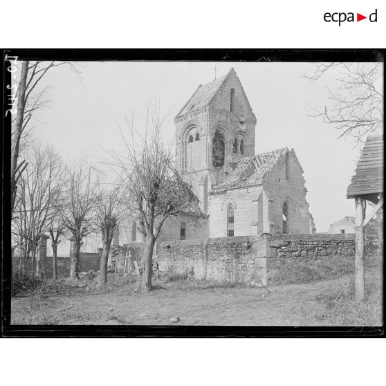 Cercueil, vue extérieure de l'église. [légende d'origine]