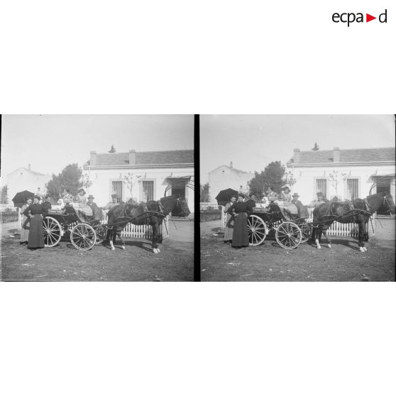 1414. Familles Aubertelle et Agostinetti d[an]s la voiture. [légende d'origine]