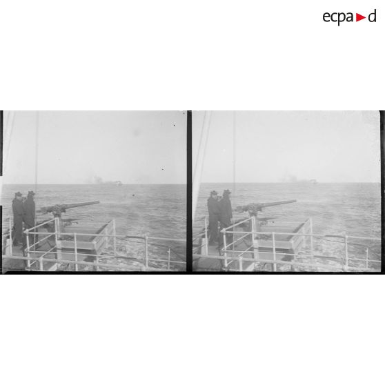 1486. Tir avec le canon de 57. [légende d'origine]