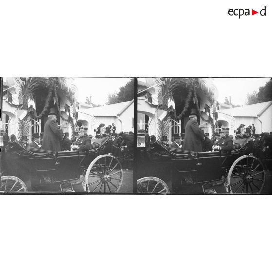1238. Sortie d'Etienne, du gouverneur et de Besnard. Le gouverneur en voiture. [légende d'origine]