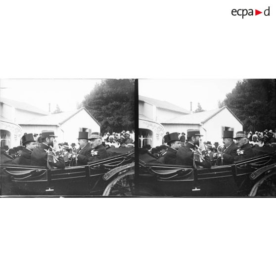 1240. Général Drude en voiture. [légende d'origine]