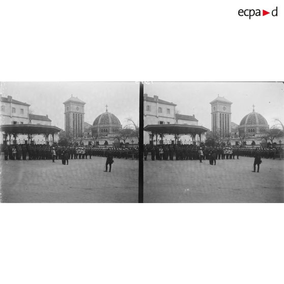 1313. Remise des décorations. [légende d'origine]