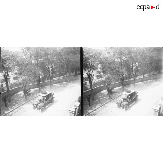 1321. Avenue du Mansourah. Passage des automobiles. [légende d'origine]