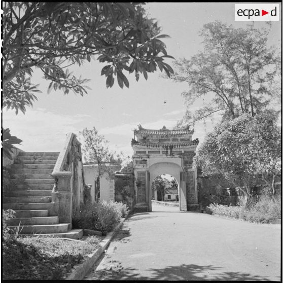 Porte nord de la citadelle impériale de Hué.