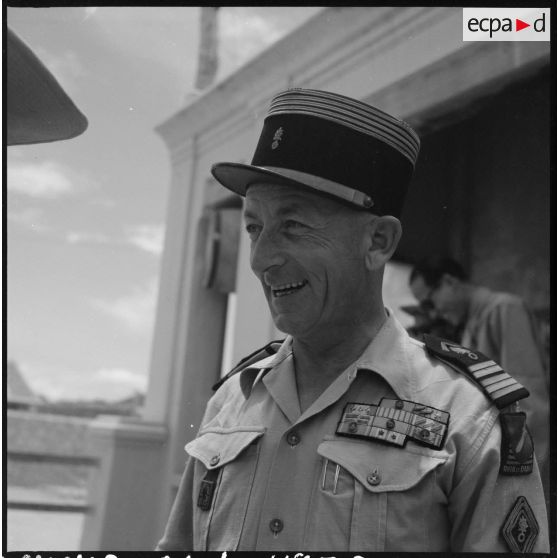 Le lieutenant-colonel Daigny du 2e régiment étranger d'infanterie à Nha Trang.