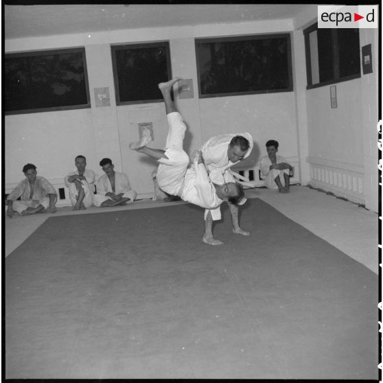 Leçon de judo au club privé de Nha Trang.