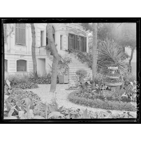 Salonique. Jardin du général Guillaumat. [légende d'origine]