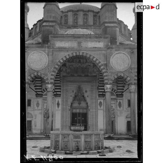 Andrinople. Intérieur de la mosquée. [légende d'origine]