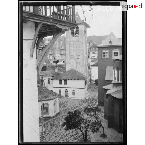 Mont Athos. Cour de Vatopédi. [légende d'origine]