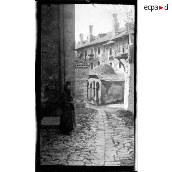 Mont Athos. Monastère de Dochiarion. Moines. [légende d'origine]