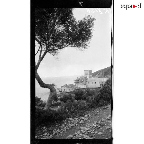 Mont Athos. Echelle de Zographe et vieille tour. [légende d'origine]