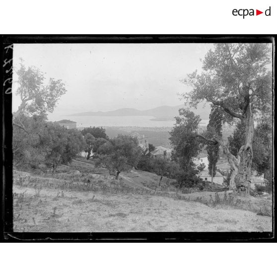 Volo. Vue sur la baie. [légende d'origine]