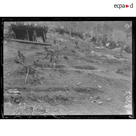 Le Ravovska Cossa. Cantonnement serbe en 2e ligne d'un régiment de la division Drina. [légende d'origine]