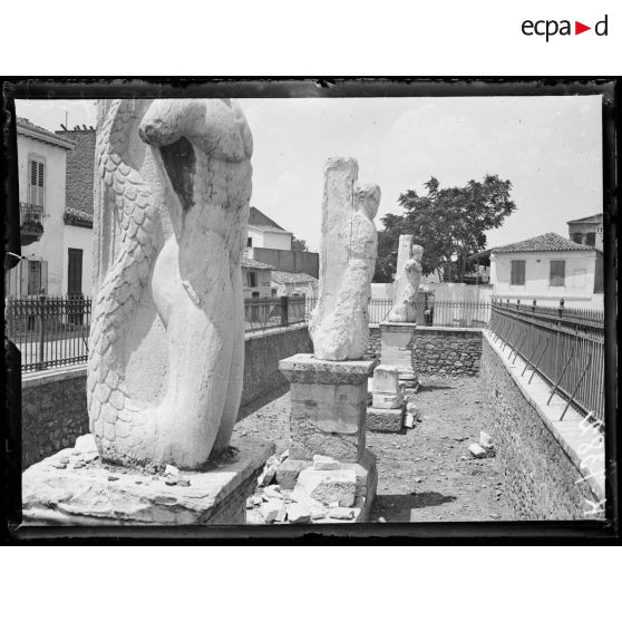 Athènes. Le Portique des géants. [légende d'origine]
