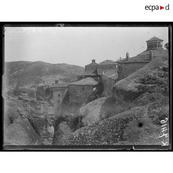 Les Météores (Thessalie). Monastère du Grand Météore. [légende d'origine]