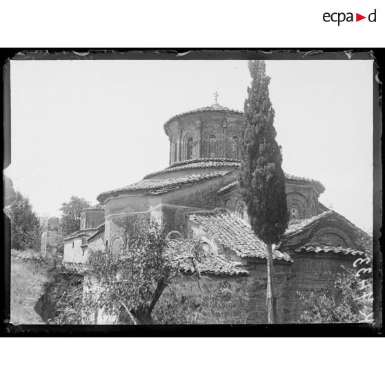 Grand Météore (Thessalie). Principale église, vue des cellules. [légende d'origine]