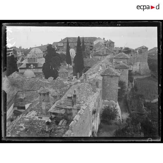 Mont Athos. Couvent de Grande Lavra. Vue prise du sommet de la tour. [légende d'origine]