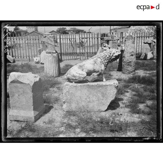 Larissa. Petit Musée. Chimère d'époque byzantine. [légende d'origine]