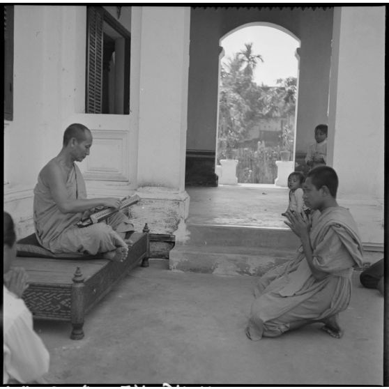Instruction monastique au Vat Khili, à Luang Prabang.